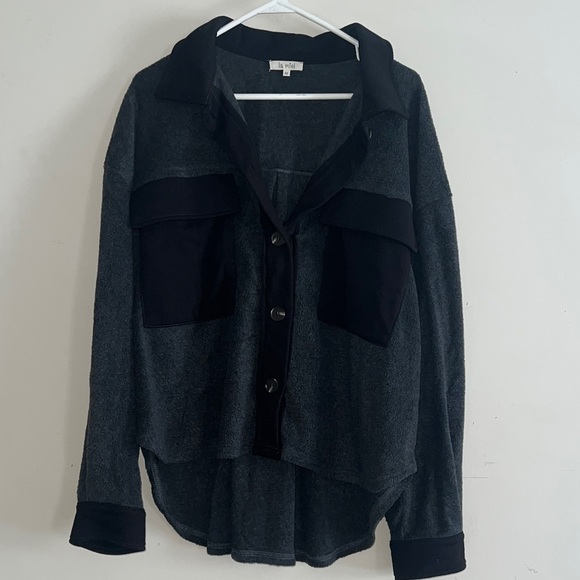 la Meil off duty - Gray and Black Button-Up Shirt/shacket - Picture 2 of 6